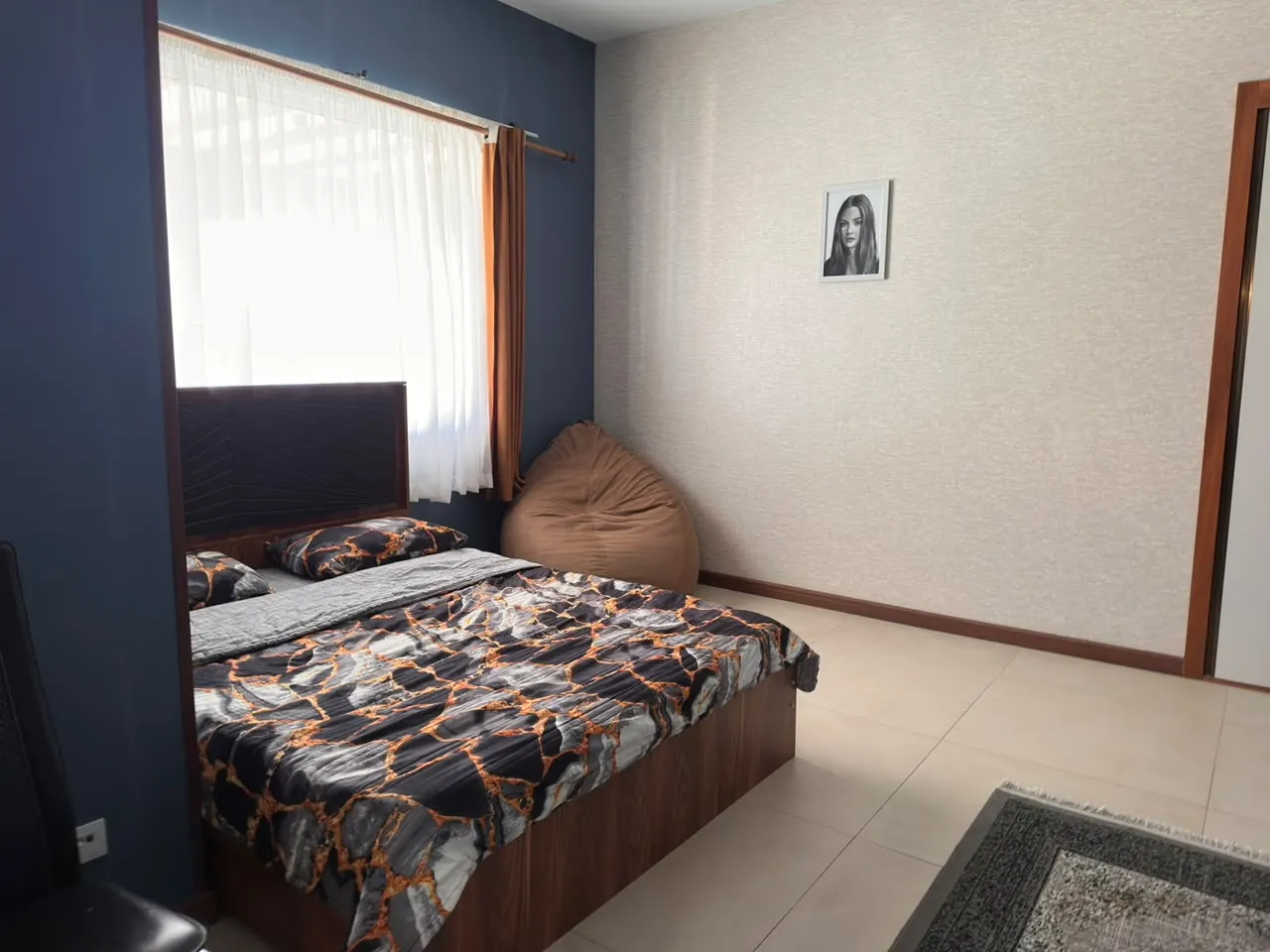 تصویر اجاره ابرویلای مجلل در کردان؛ تجربه اقامت در عمارتی رویایی با بزرگترین استخر و سرسره آبی ایران