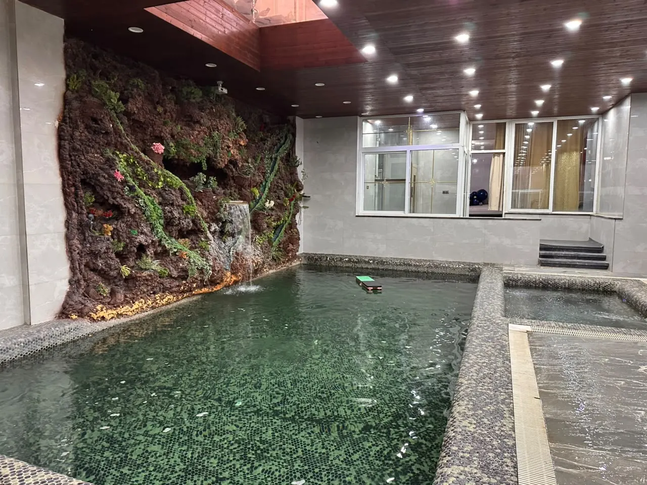 تصویر اجاره عمارت برای جشن و عروسی چهارخوابه
